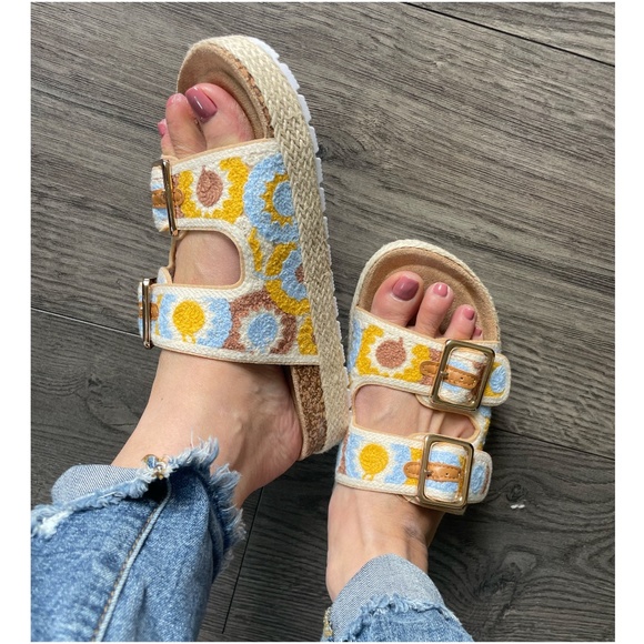 Boho Floral Crochet Buckle Slip on Flat Sandals - Picture 3 of 5